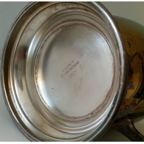 WINDSOR WM Rogers Silverplate Water Pitcher #3717 - Picture 5 of 5